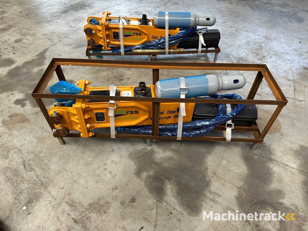 Sailing - 2025 - 35 - Hydraulic hammer