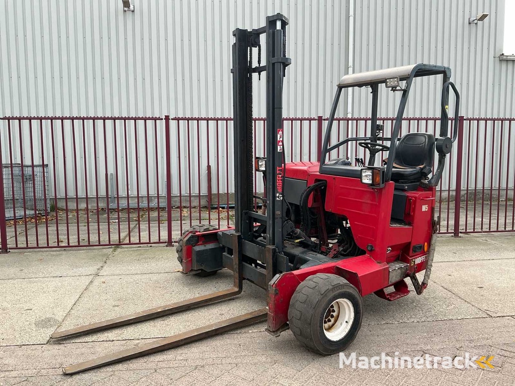 2016 Moffet M5 20.3 Truck-mounted forklift