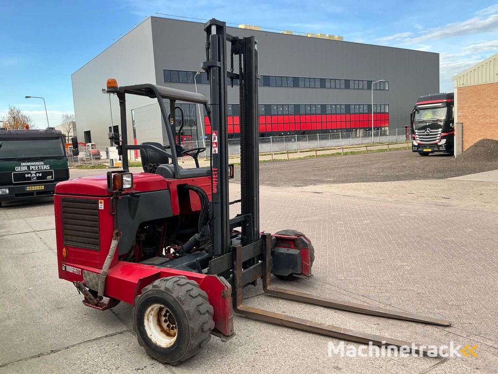 2016 Moffet M5 20.3 Truck-mounted forklift