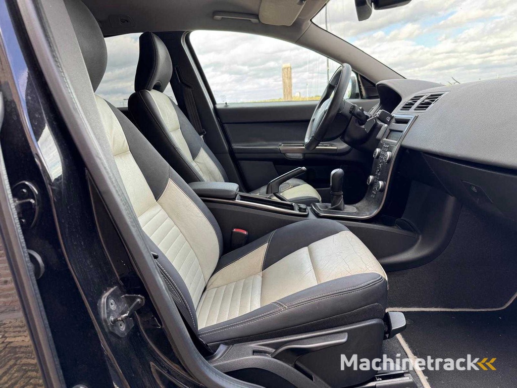 Volvo  V50  2.0D R-Design Leder Clima Momentum 9-SBT-71