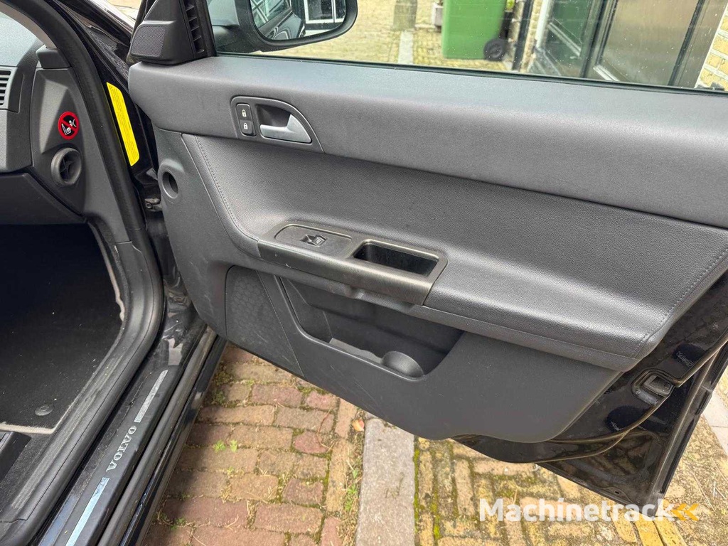 Volvo  V50  2.0D R-Design Leder Clima Momentum 9-SBT-71