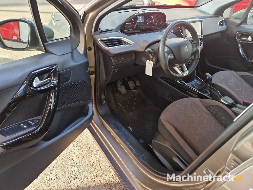 Peugeot 2008 1.2 PureTech Active,K-766-NH