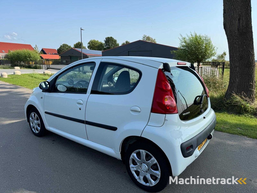 Peugeot  107  1.0-12V XS 5-Deurs S-067-GH