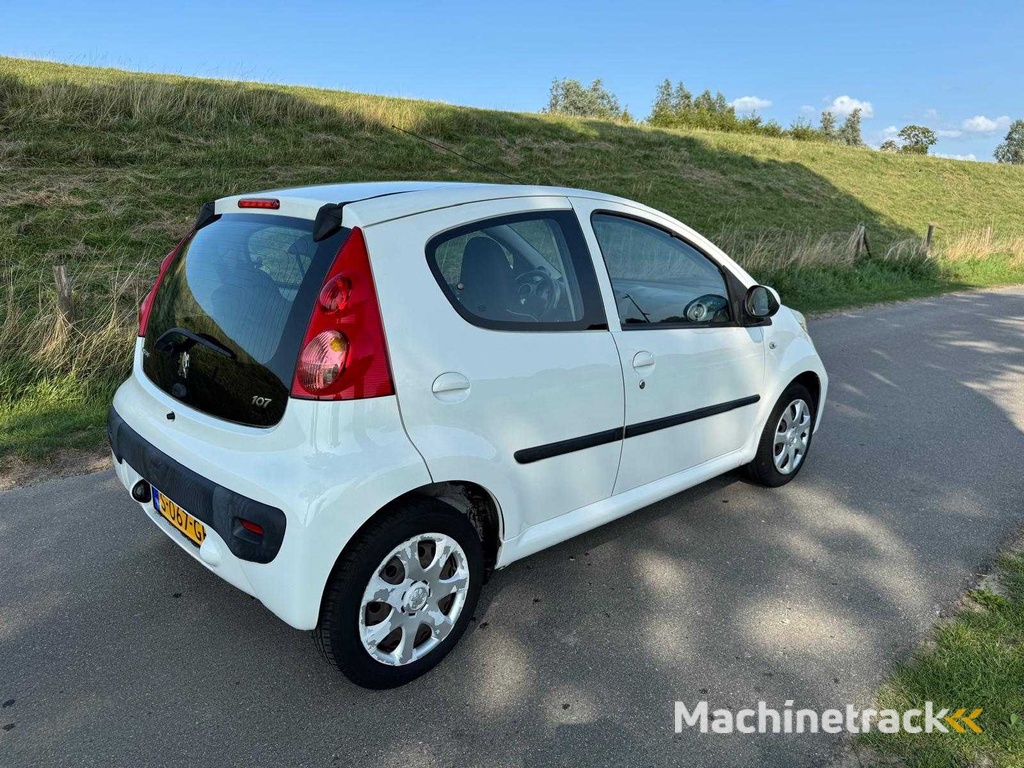 Peugeot  107  1.0-12V XS 5-Deurs S-067-GH