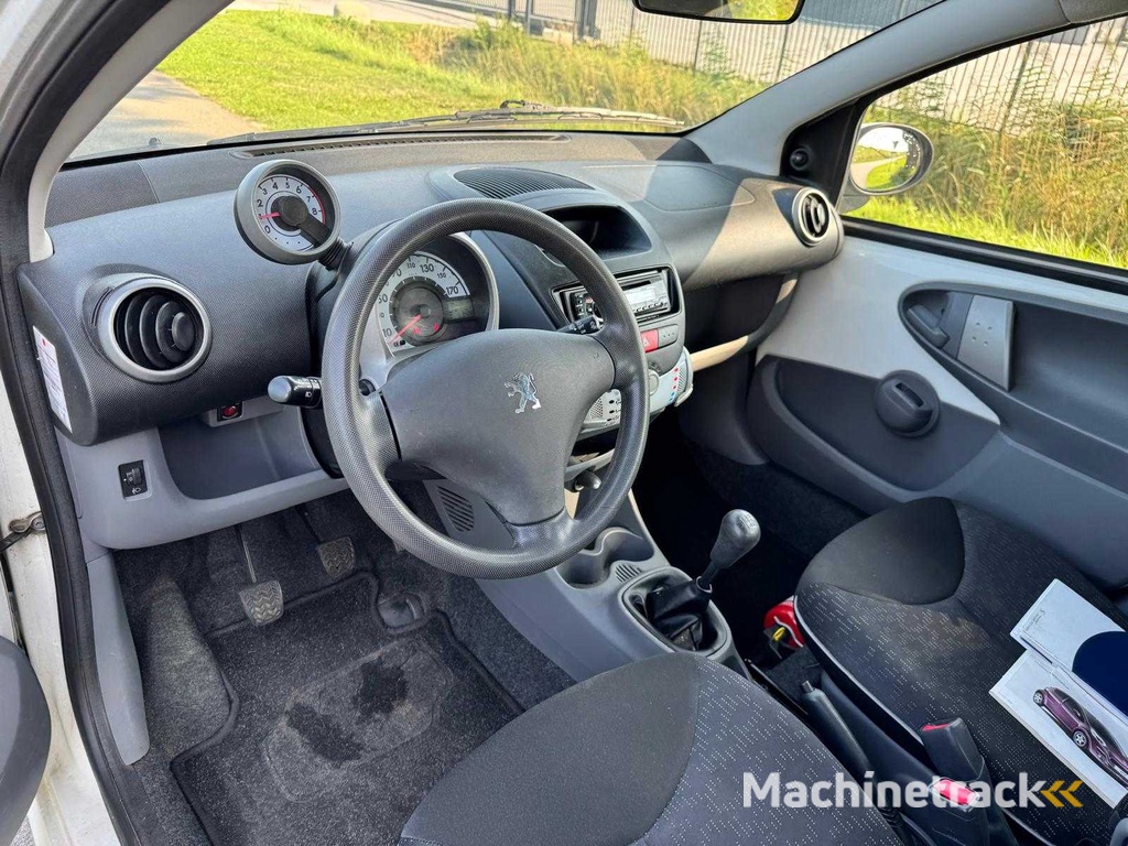 Peugeot  107  1.0-12V XS 5-Deurs S-067-GH