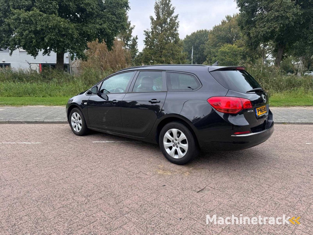 Opel Astra Sports Tourer 1.4 Turbo Blitz, P-965-DJ