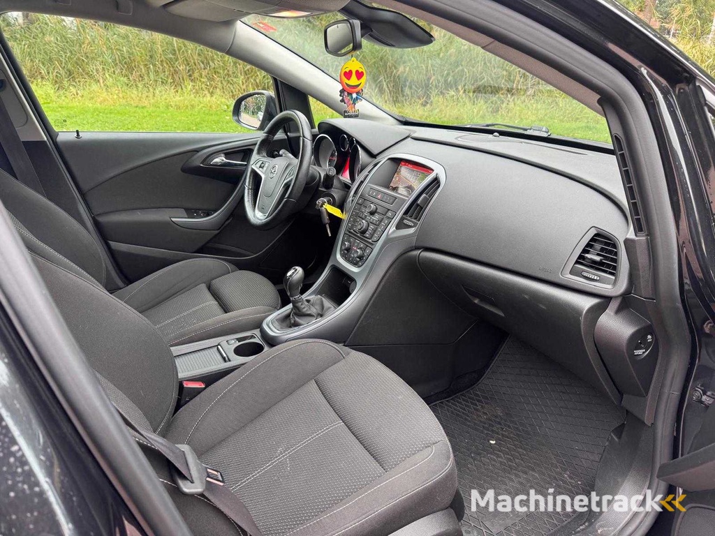 Opel Astra Sports Tourer 1.4 Turbo Blitz, P-965-DJ