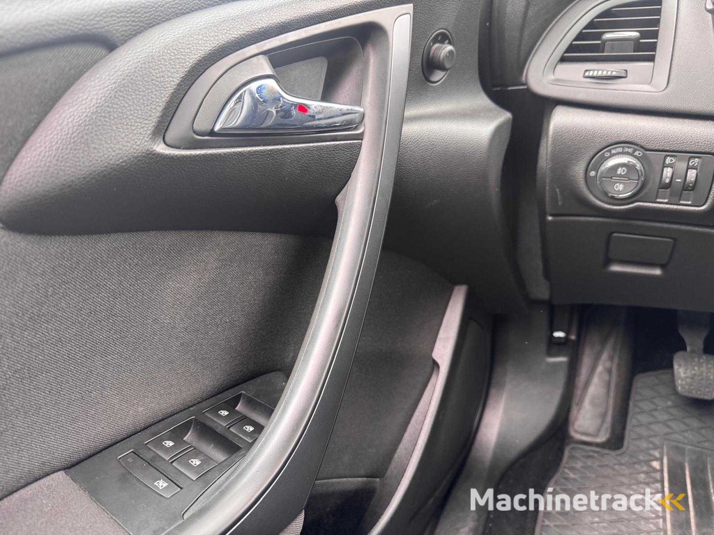 Opel Astra Sports Tourer 1.4 Turbo Blitz, P-965-DJ