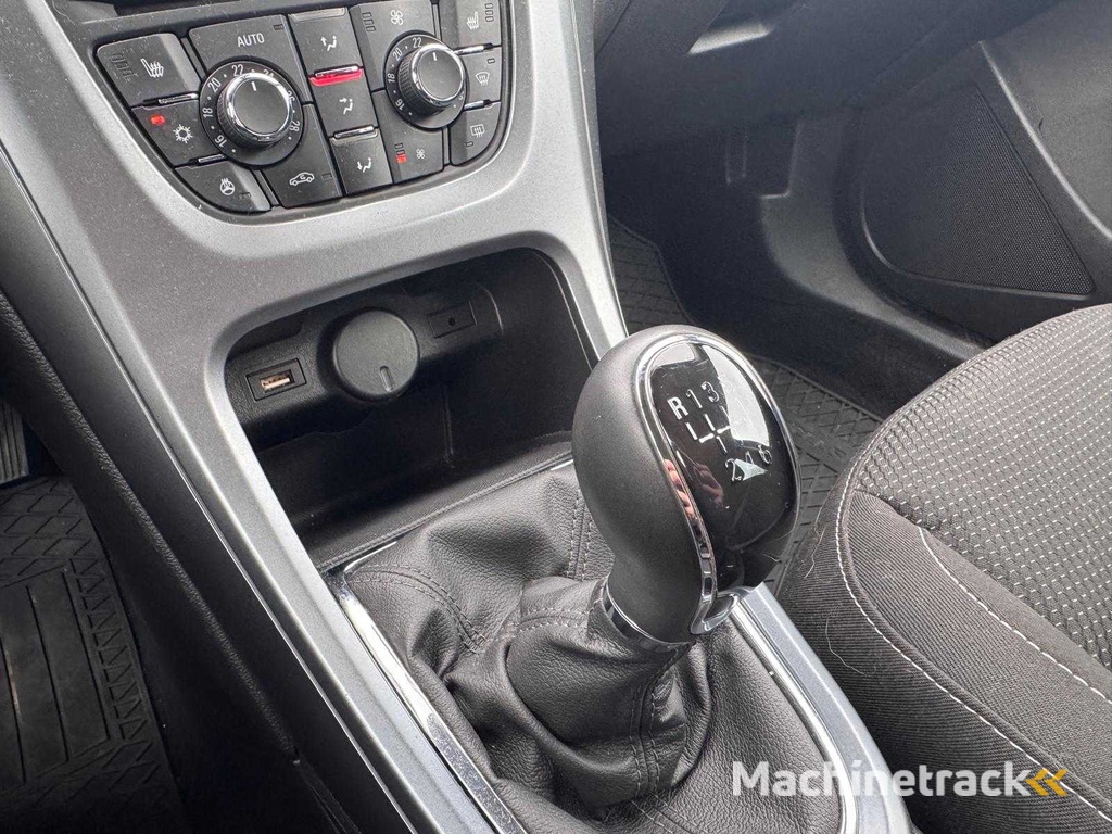 Opel Astra Sports Tourer 1.4 Turbo Blitz, P-965-DJ