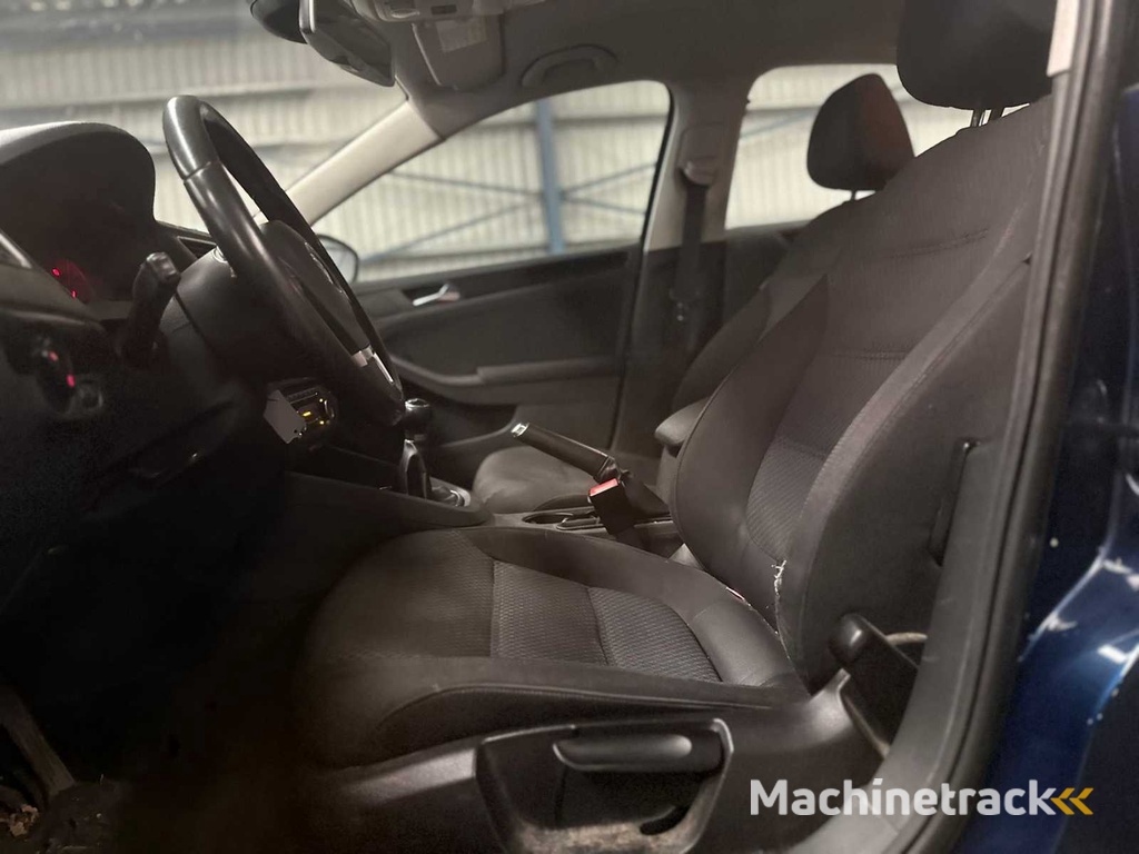 Volkswagen Jetta 1.2 TSI Comfortline; 51-PZT-4