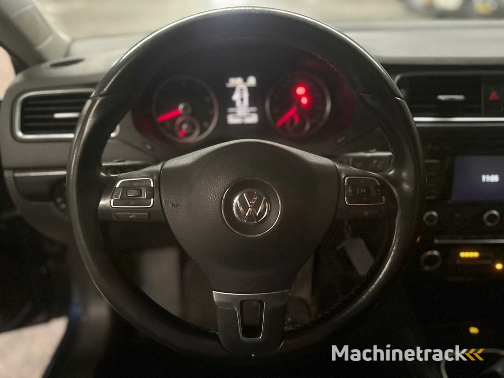 Volkswagen Jetta 1.2 TSI Comfortline; 51-PZT-4