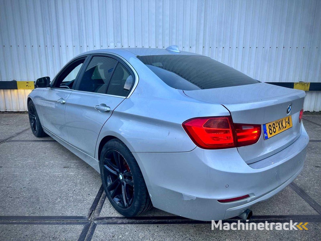 BMW 3-serie 320i High Executive; 88-XKJ-4