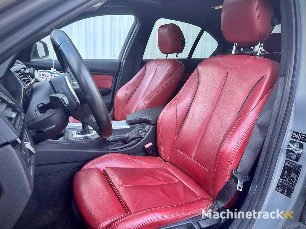 BMW 3-serie 320i High Executive; 88-XKJ-4