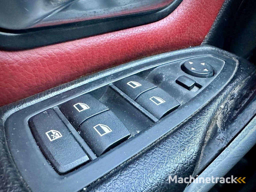 BMW 3-serie 320i High Executive; 88-XKJ-4