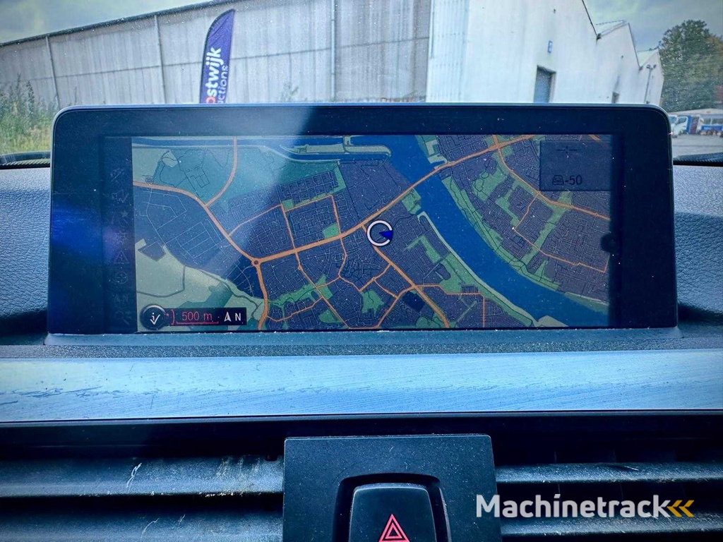 BMW 3-serie 320i High Executive; 88-XKJ-4