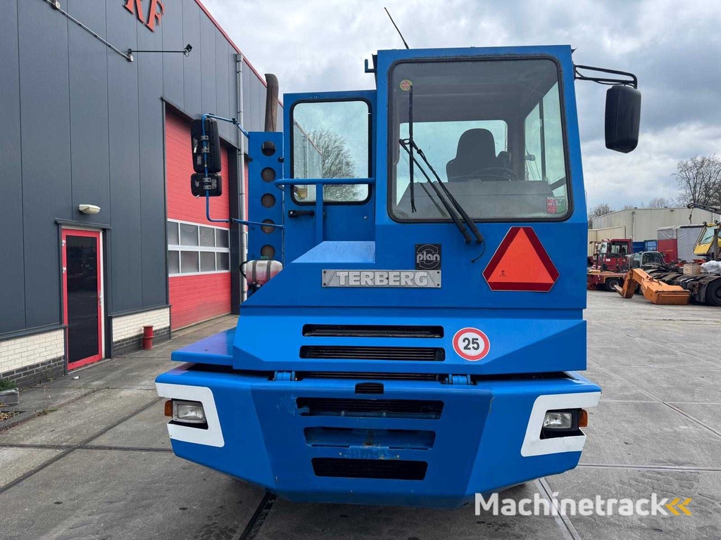 Terberg - 2003 - YT 220 - Industriële trekker