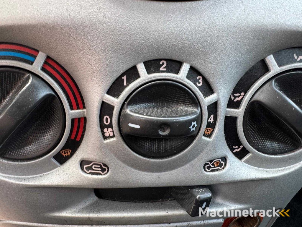 Fiat Punto 1.2 Navigator Airco 73-RZ-LB