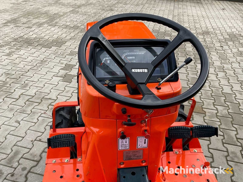 Kubota Bulltra B1-14DT Mini Tractor