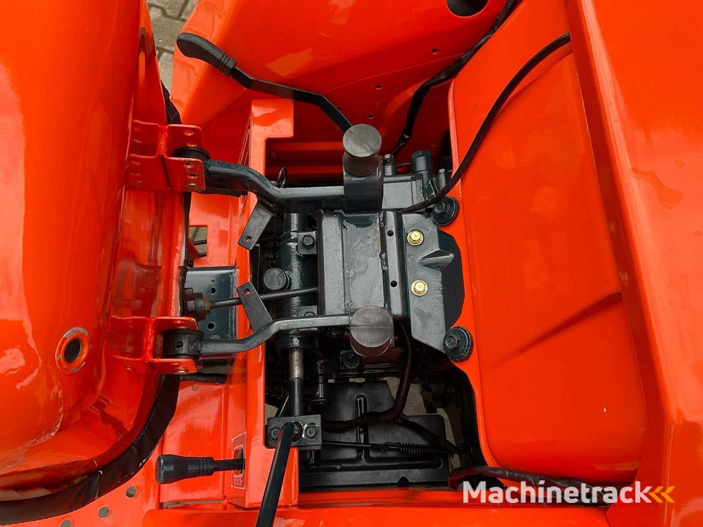 Kubota Bulltra B1-14DT Mini Tractor