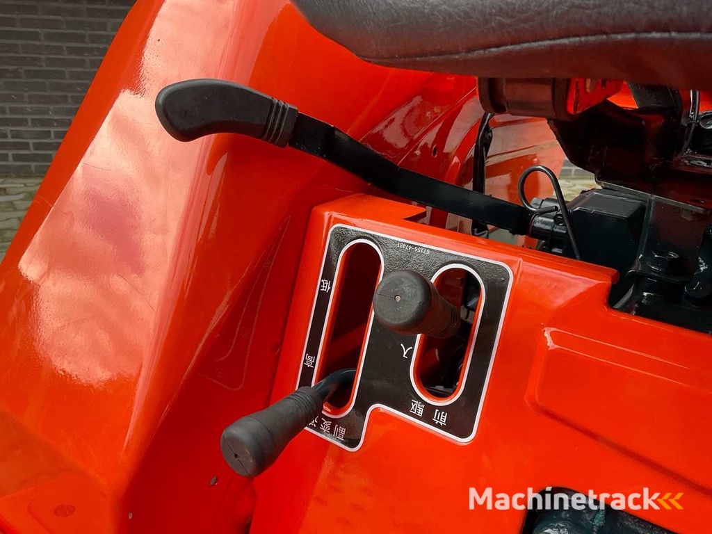 Kubota Bulltra B1-14DT Mini Tractor