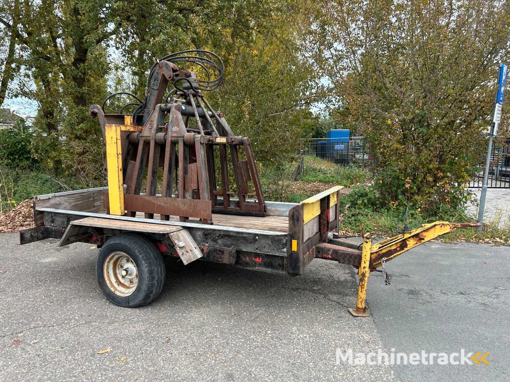 Aanhangwagen met stenenklem