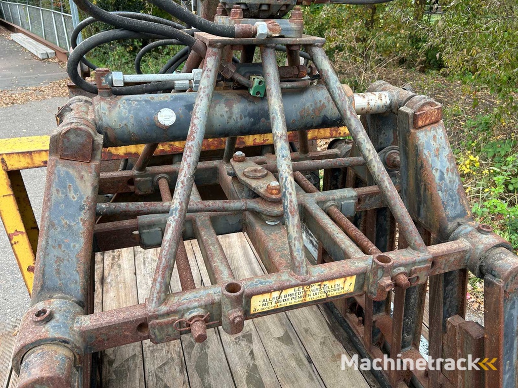 Aanhangwagen met stenenklem