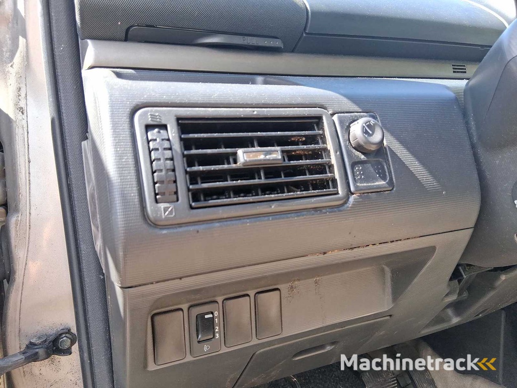 Nissan X-Trail 2.5 Luxury 2003 | 12-NB-JP