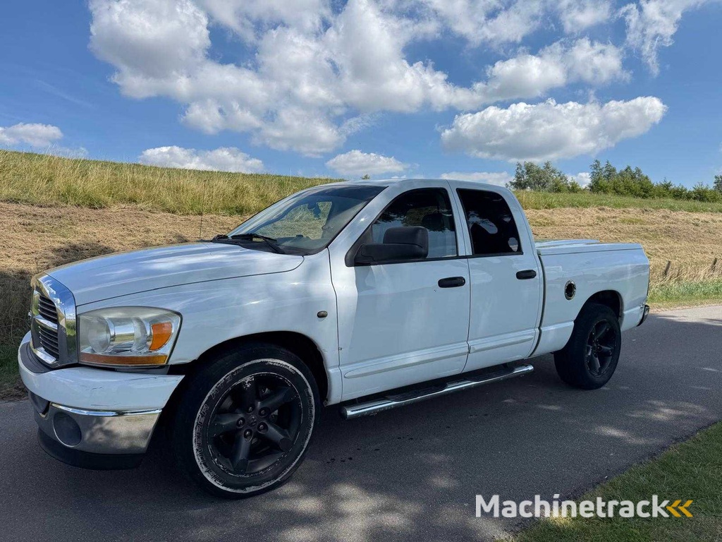 Dodge Ram 1500 5.7 V8 4x4 QC 6'4 6- 6-VDG-01