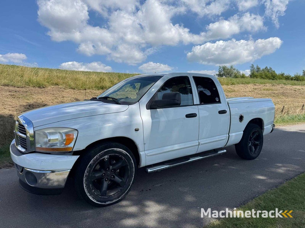 Dodge Ram 1500 5.7 V8 4x4 QC 6'4 6- 6-VDG-01