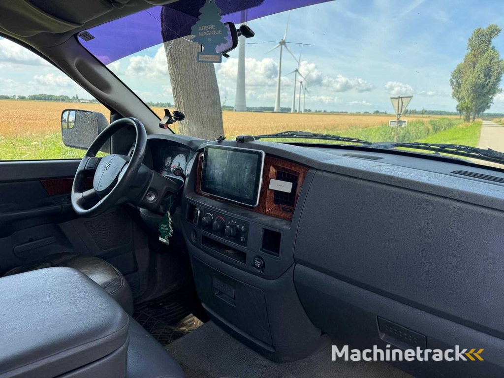 Dodge Ram 1500 5.7 V8 4x4 QC 6'4 6- 6-VDG-01