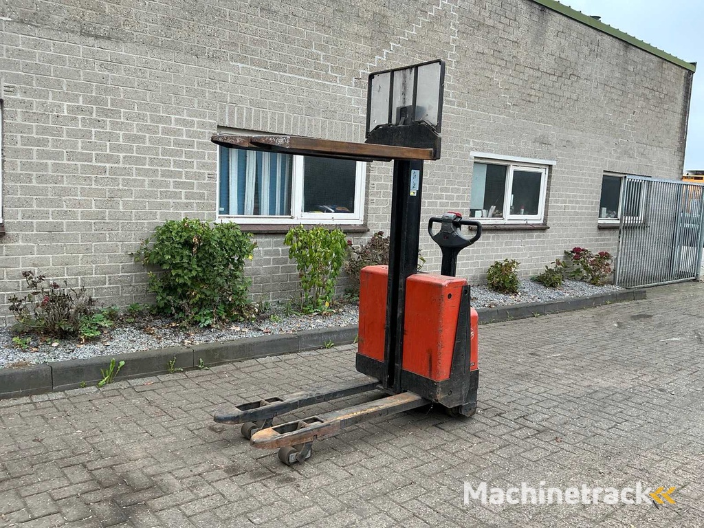 2007 BT SWE080L Stapelaar