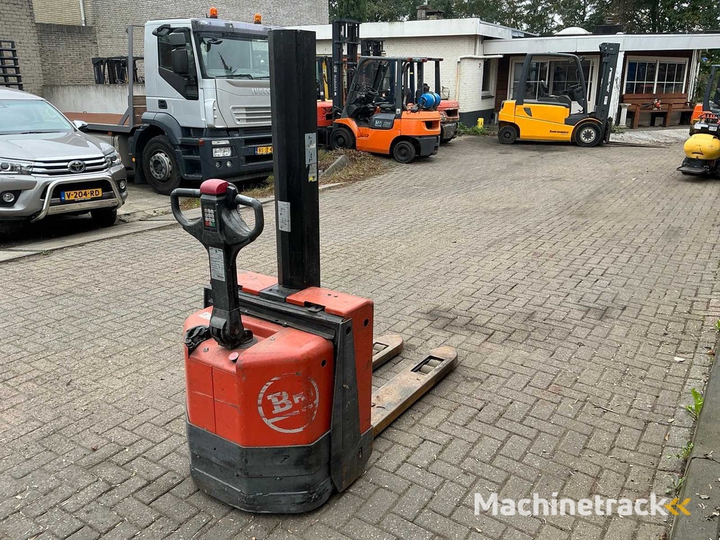 2007 BT SWE080L Stapelaar