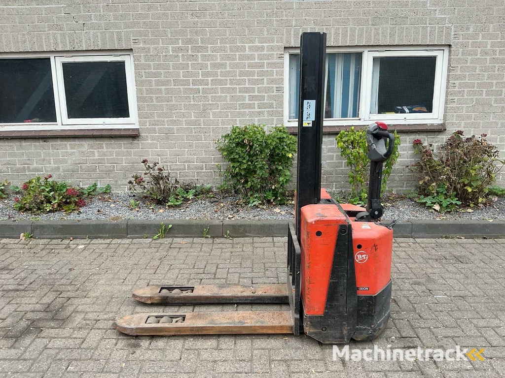 2007 BT SWE080L Stapelaar