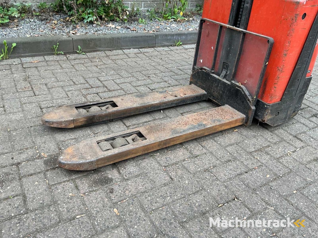 2007 BT SWE080L Stapelaar