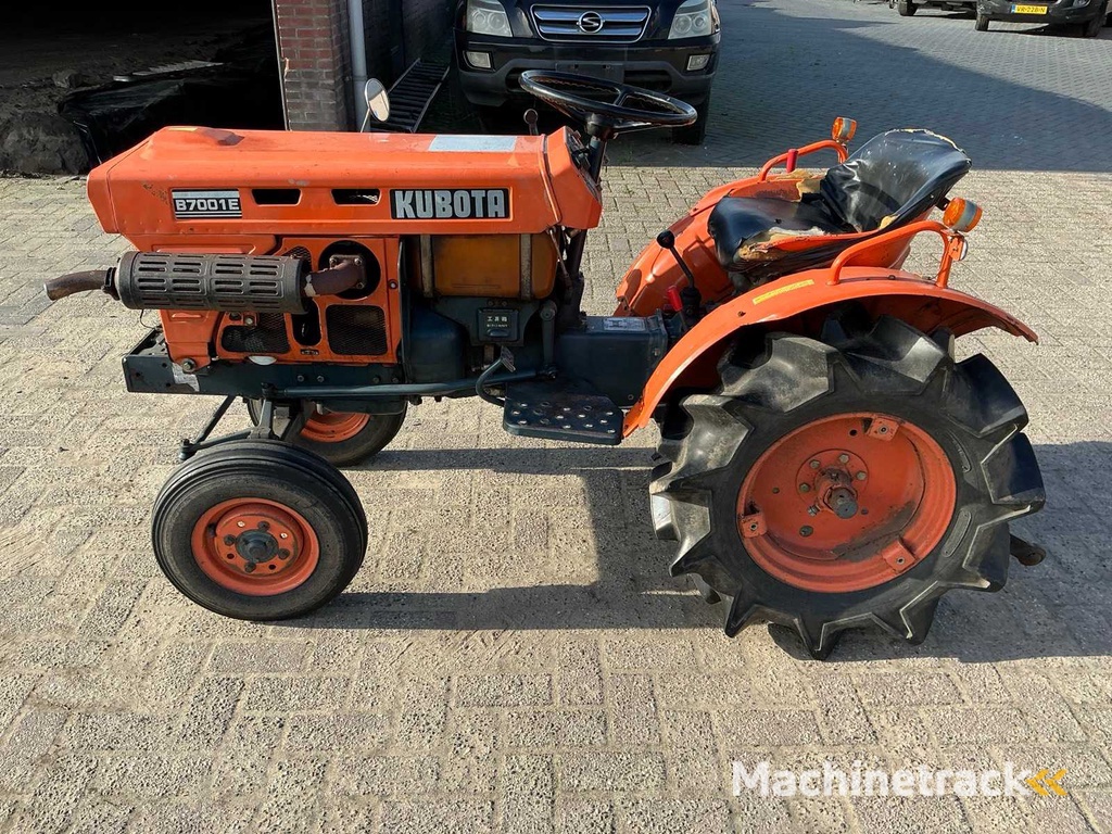 Kubota B7001E Mini Tractor