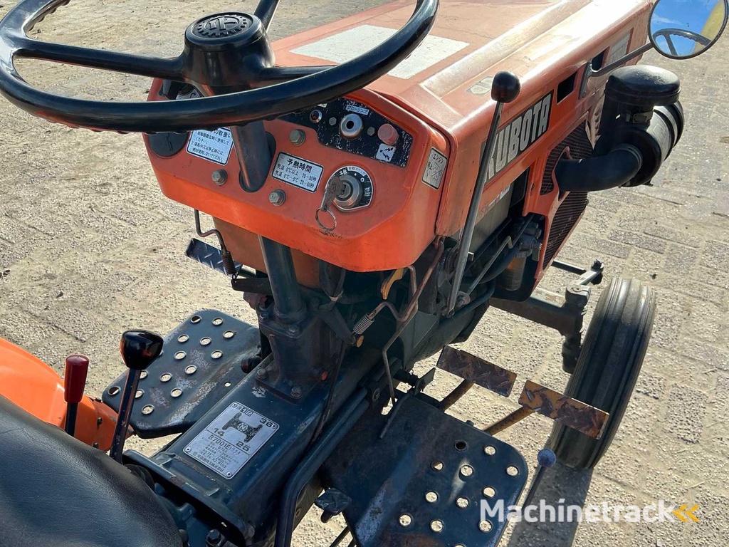Kubota B7001E Mini Tractor