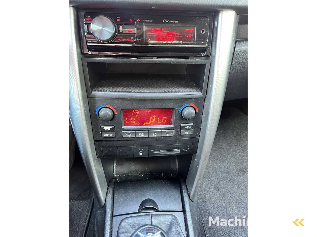 Peugeot - 207 - 1.6-16V XS Pack, 29-TK-LP