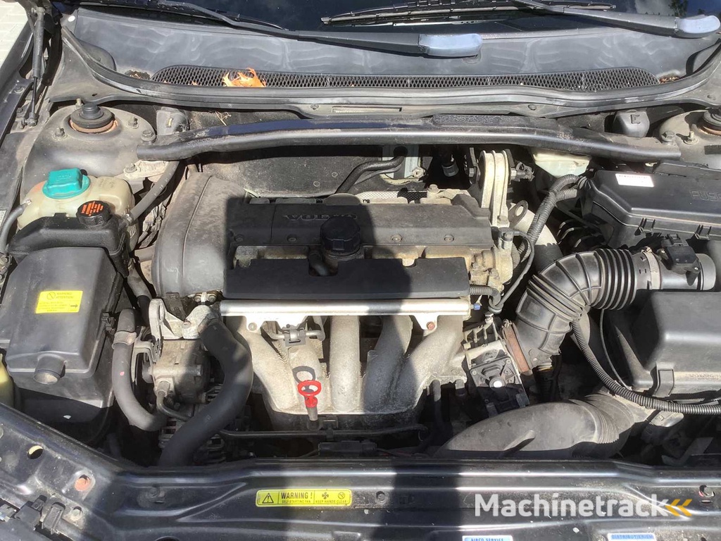 2001 Volvo V70 2.4 Comfort Line Passenger Car