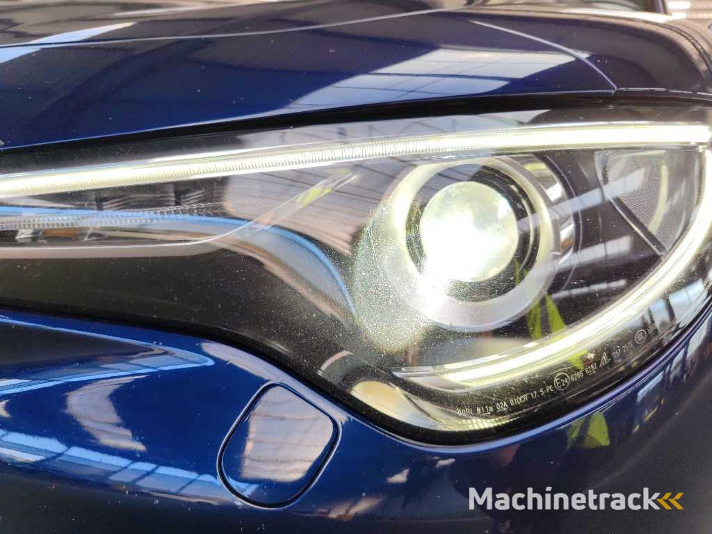 Alfa Romeo Stelvio 2.0 T AWD Super Automatic; RN-995-G