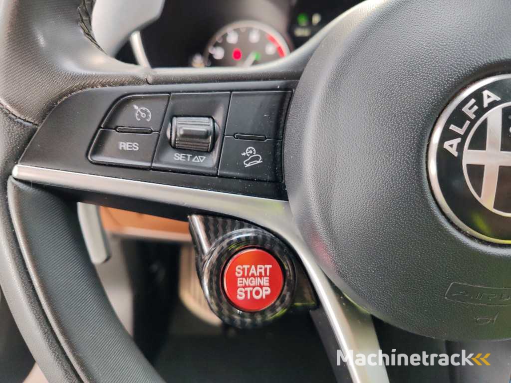 Alfa Romeo Stelvio 2.0 T AWD Super Automatic; RN-995-G