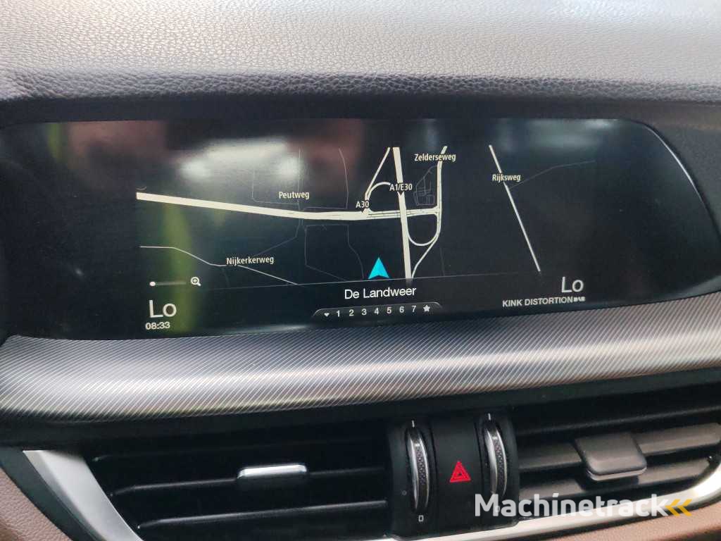 Alfa Romeo Stelvio 2.0 T AWD Super Automatic; RN-995-G