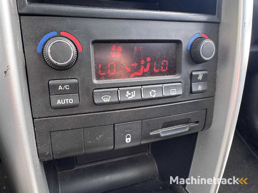 Peugeot 207 SW 1.6 VTi XS, 28-LHD-6