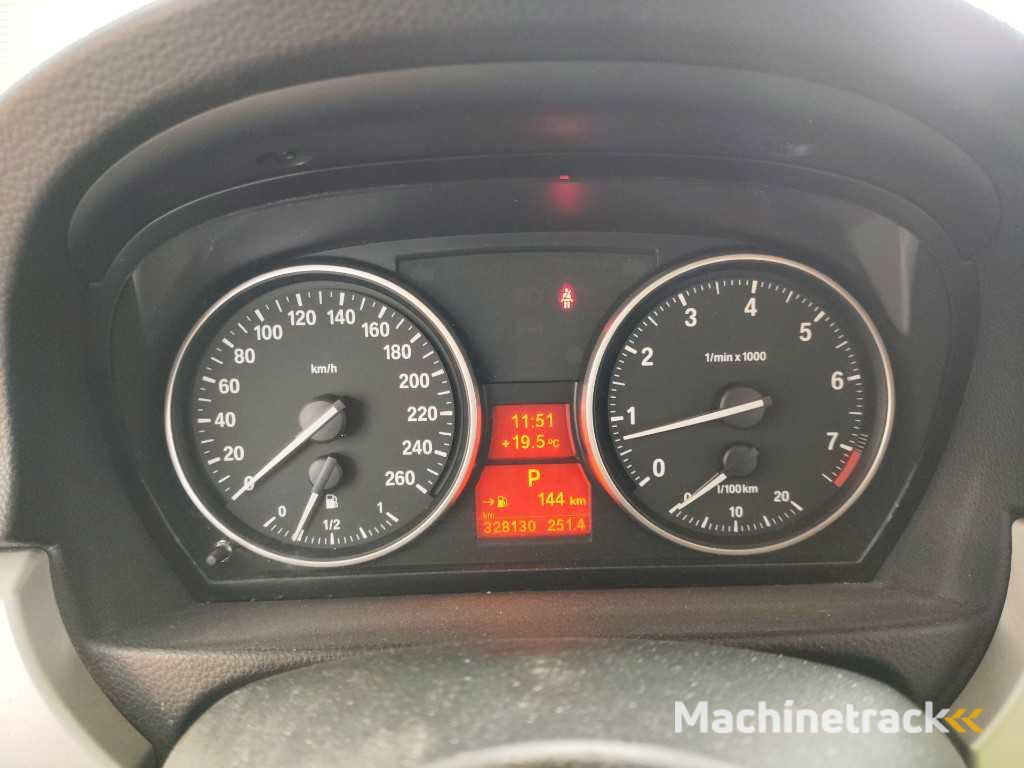 BMW 325i Touring High Executive Automatik; 24-NDS-2