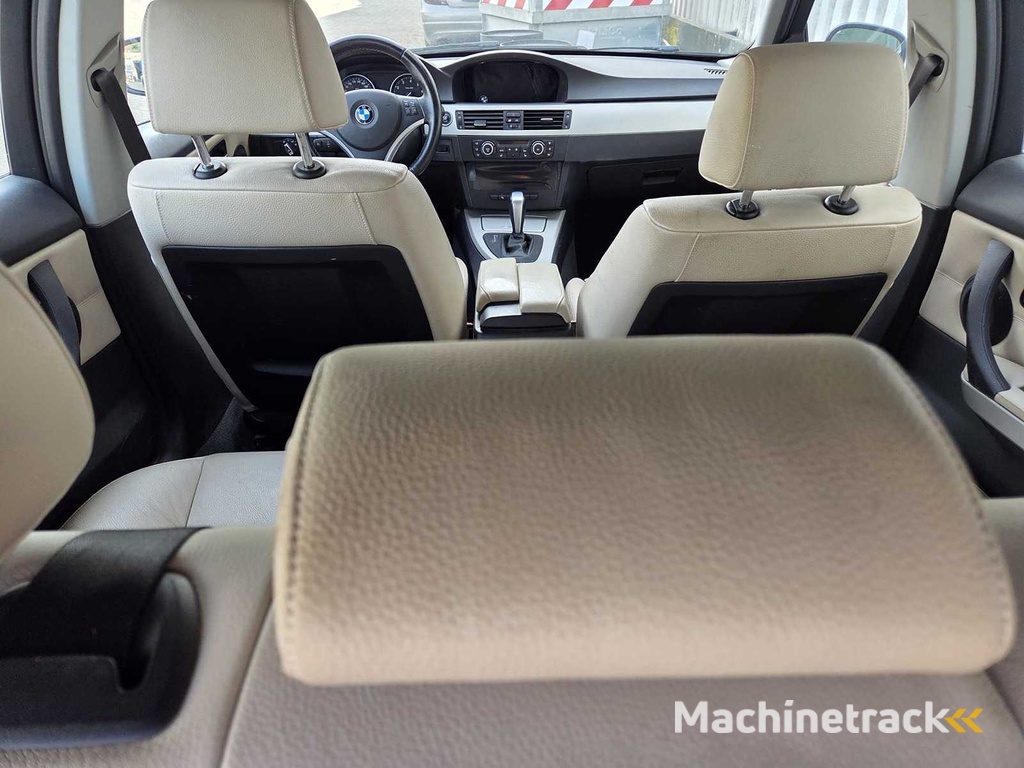 BMW 325i Touring High Executive Automatik; 24-NDS-2