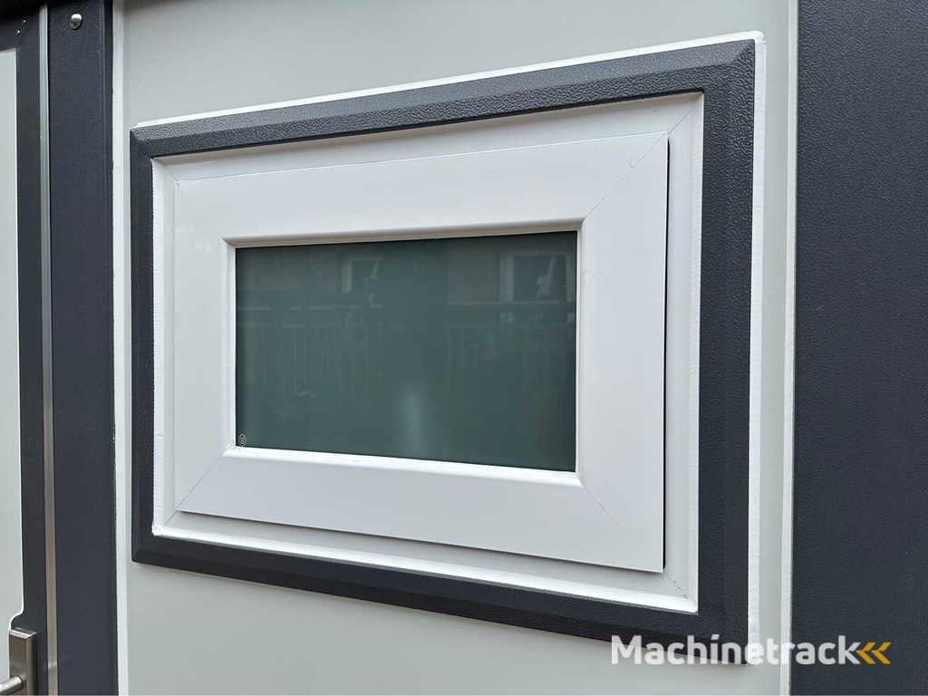 2025 Stahlworks Deluxe Sanitäreinheit / Duschkabine