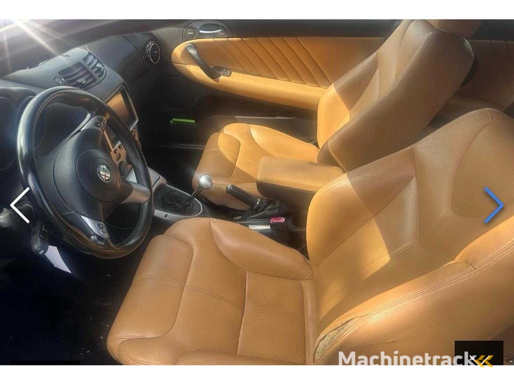 Alfa Romeo GT 1.8 TS Distinctive, 74-SL-ND