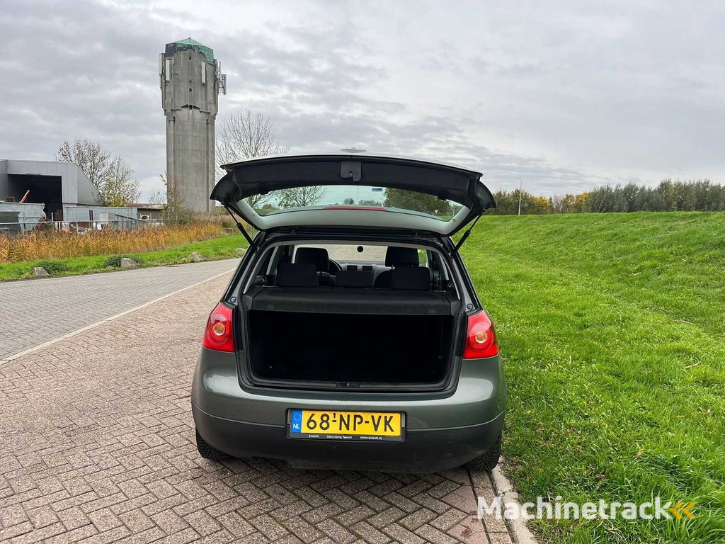 Volkswagen Golf 1.4 FSI Trendline , 68-NP-VK