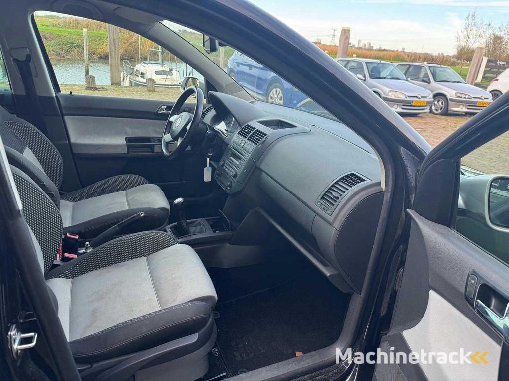 Volkswagen  Polo  1.4-16V Cross Clima 13-ZN-FH