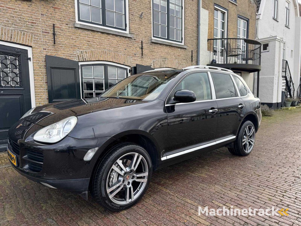 Porsche Cayenne 4.5 S  97-PVN-9