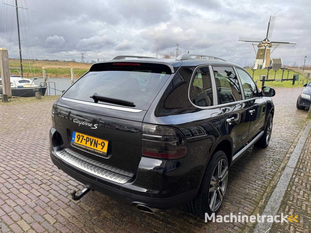 Porsche Cayenne 4.5 S  97-PVN-9